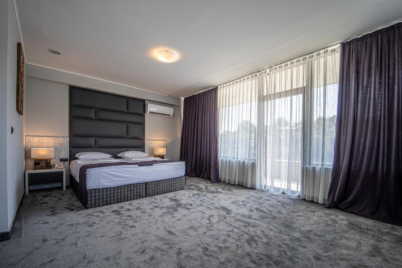 Hotel Caesar 2 Kardzsali Kültér fotó