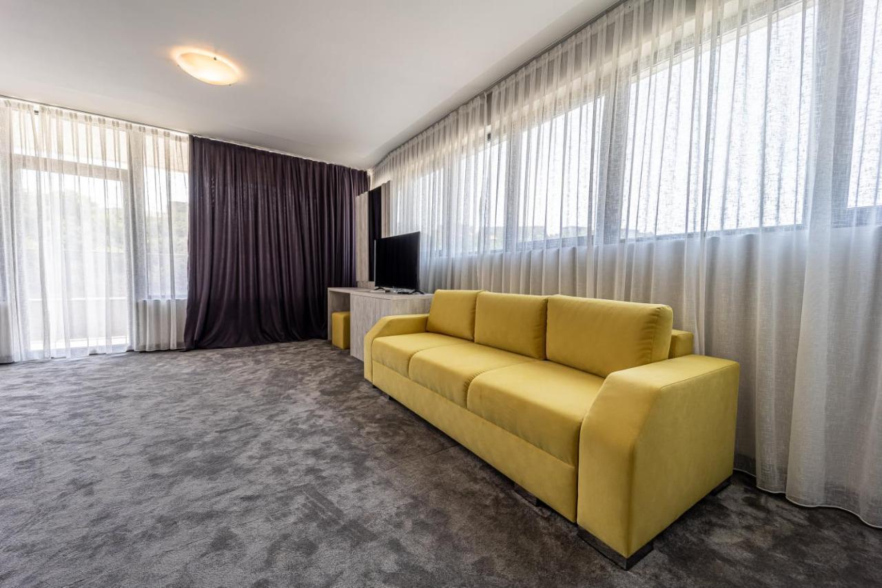 Hotel Caesar 2 Kardzsali Kültér fotó